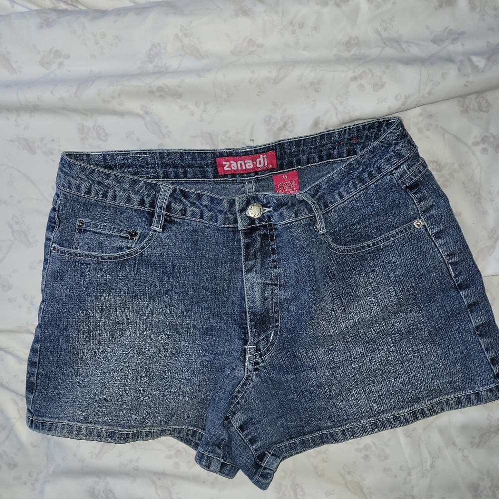 ZANA DI size 11 denim shorts